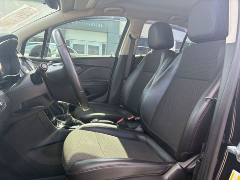 Used 2022 Buick Encore Preferred AWD/4WD image 16