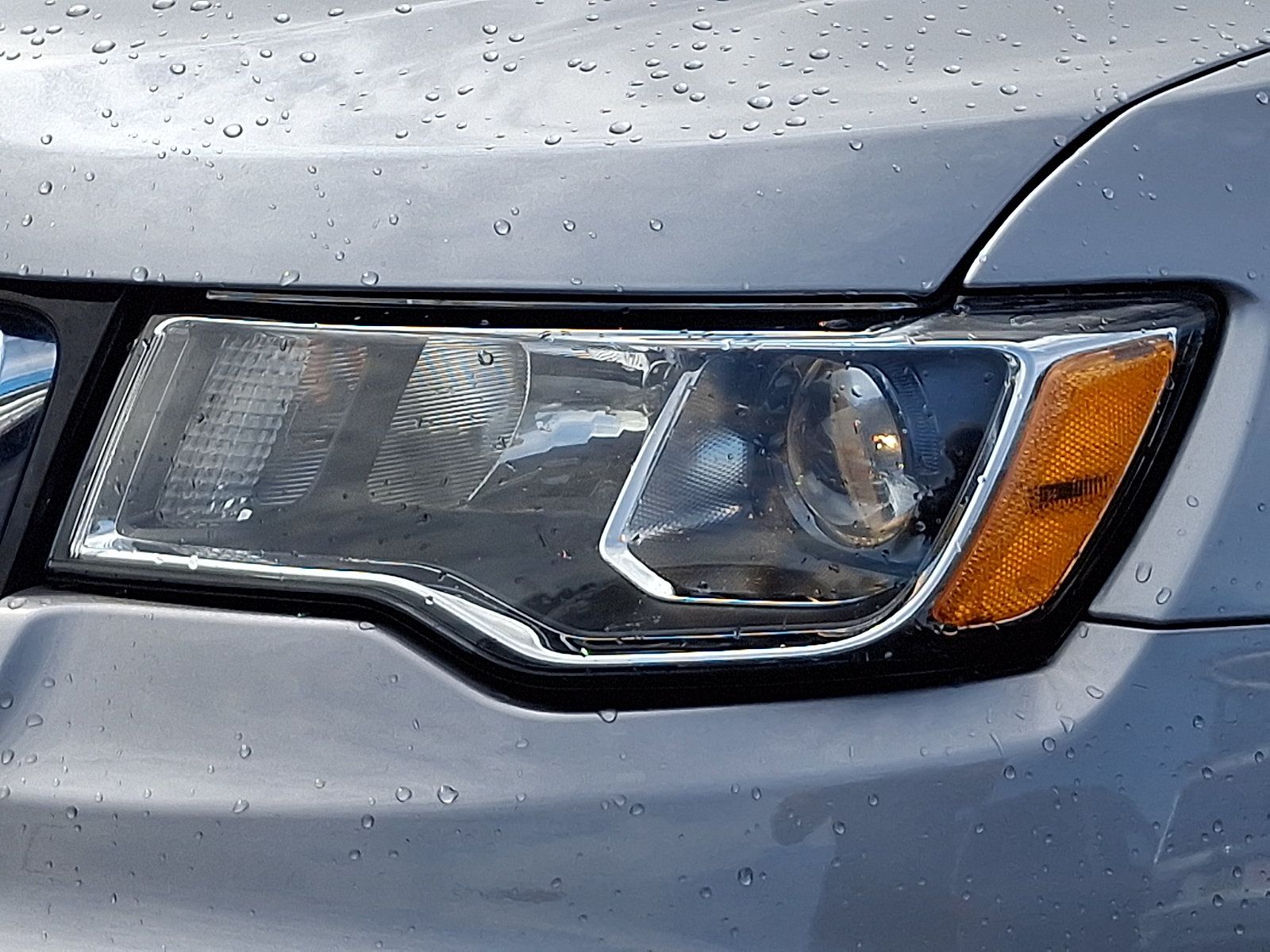 Used 2020 Jeep Grand Cherokee Limited AWD/4WD image 9