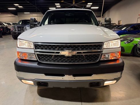 Used 2005 Chevrolet Silverado 2500 LT w/ Heavy-Duty Power Package AWD/4WD image 14