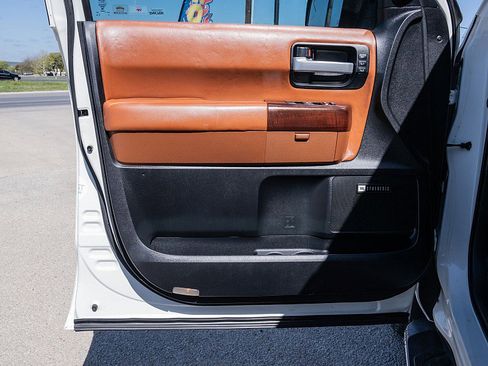 Used 2012 Toyota Sequoia Platinum image 10