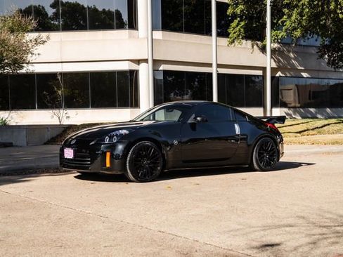 Used 2006 Nissan 350Z Touring w/ (N93) Cargo Convenience Pkg image 63