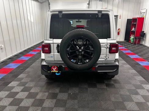 Used 2023 Jeep Wrangler Unlimited Sahara w/ Cold Weather Group image 4