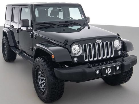 Used 2017 Jeep Wrangler Unlimited Sahara w/ Connectivity Group AWD/4WD image 1