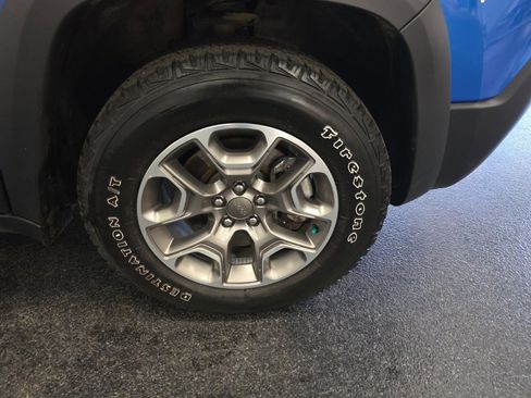 Used 2022 Jeep Cherokee Trailhawk w/ Sun, Sound & Nav Group image 11