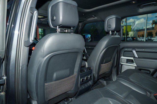 Used 2023 Land Rover Defender 130 X-Dynamic SE AWD/4WD image 18