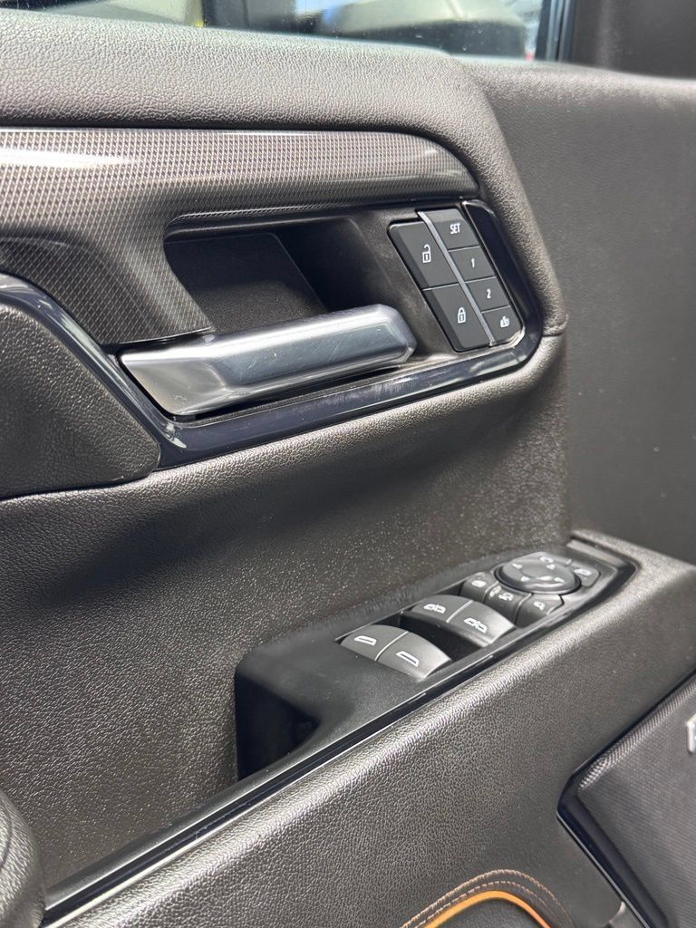 Used 2024 GMC Sierra 2500 AT4 w/ AT4 Premium Plus Package AWD/4WD image 20