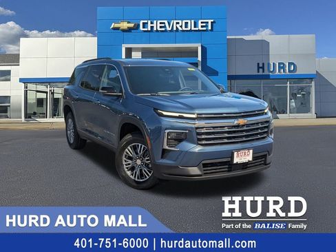 New 2026 Chevrolet Traverse LT w/ Driver Confidence Package image 1