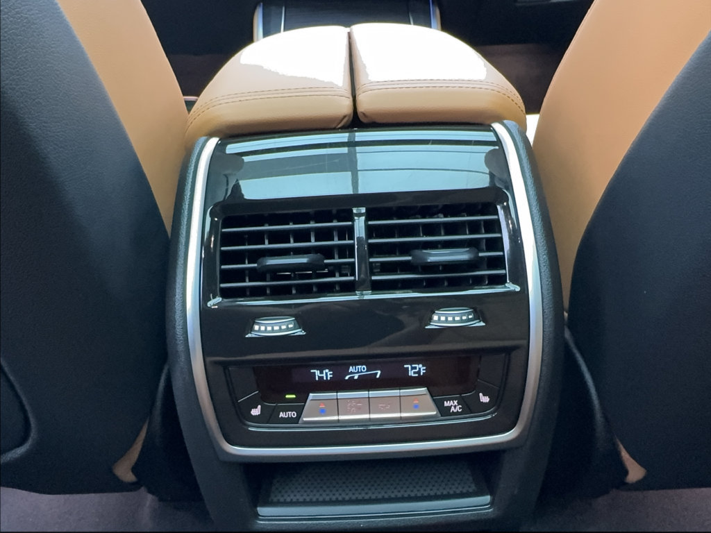 Used 2025 BMW X5 M60i AWD/4WD image 43
