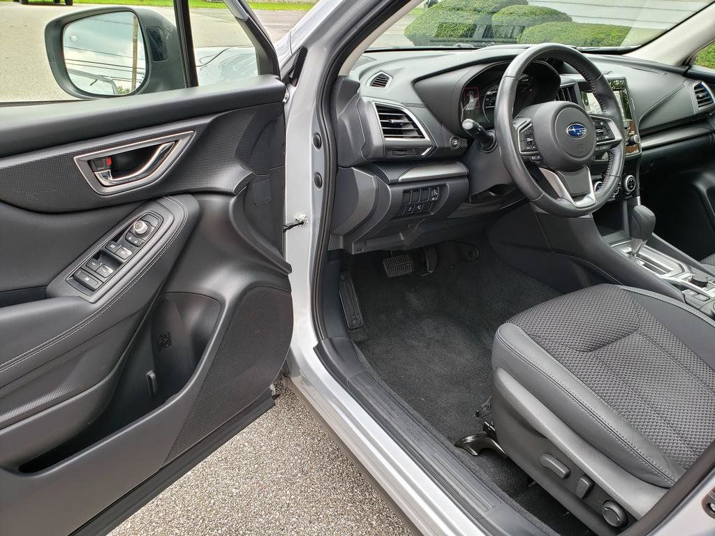 Used 2019 Subaru Forester Premium AWD/4WD image 8