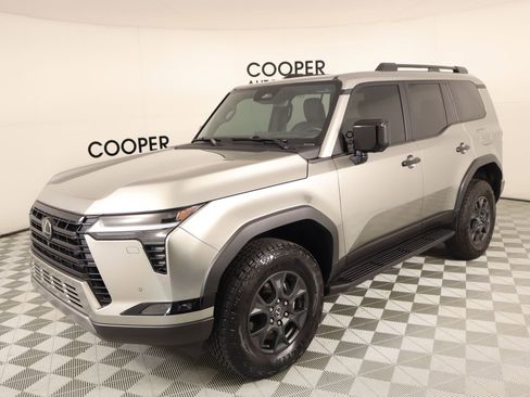 Used 2024 Lexus GX 550 image 11