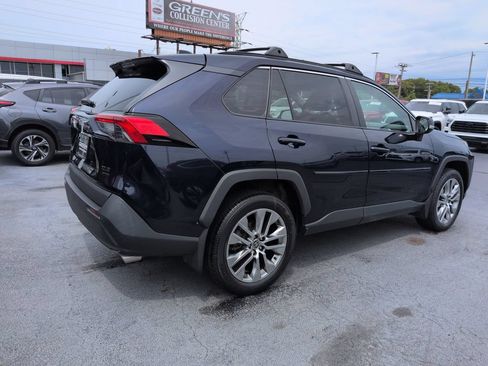 Certified 2022 Toyota RAV4 XLE Premium AWD/4WD image 5