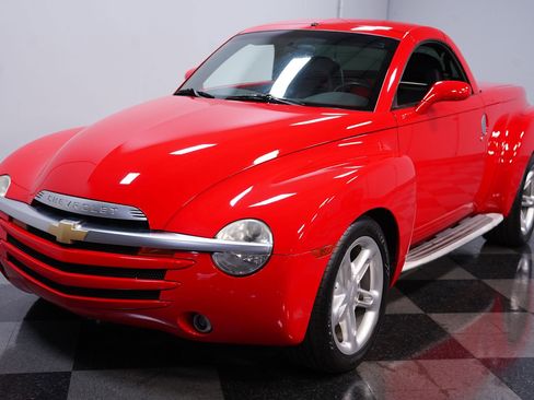 Used 2005 Chevrolet SSR image 17