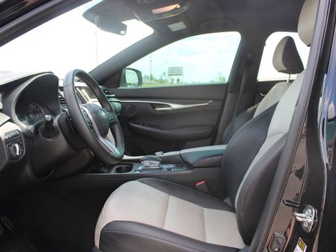 Used 2025 INFINITI QX55 Luxe w/ Accent Package image 16