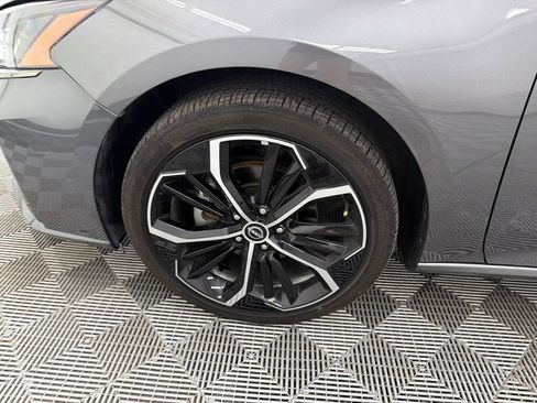 Used 2025 Nissan Altima 2.5 SR FWD image 12