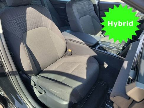 Used 2025 Toyota Camry LE image 18