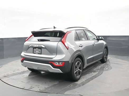 Certified 2023 Kia Niro EX image 5