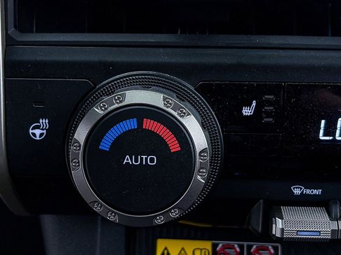 Used 2024 Toyota Tacoma TRD Off-Road w/ TRD Off Road Upgrade Package image 25