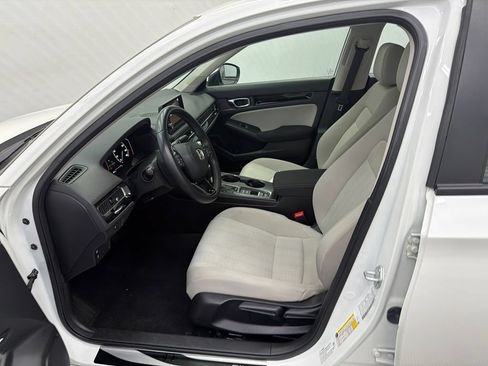 Used 2023 Honda Civic EX image 9