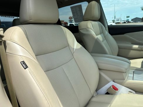 Used 2017 Nissan Murano Platinum w/ Platinum Technology Package AWD/4WD image 38