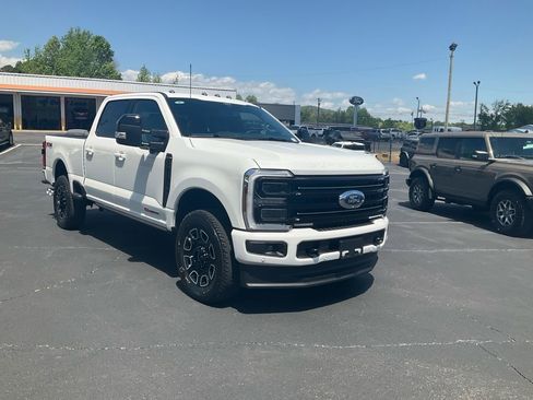 New 2026 Ford F250 Platinum AWD/4WD image 3
