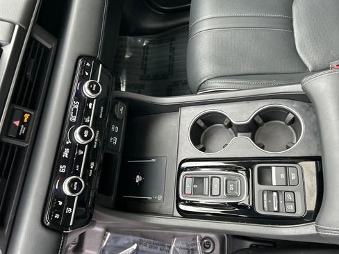 Used 2025 Honda Pilot Elite image 27