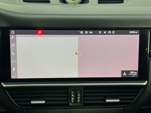 Used 2021 Porsche Cayenne GTS w/ Lightweight Sport Package image 23