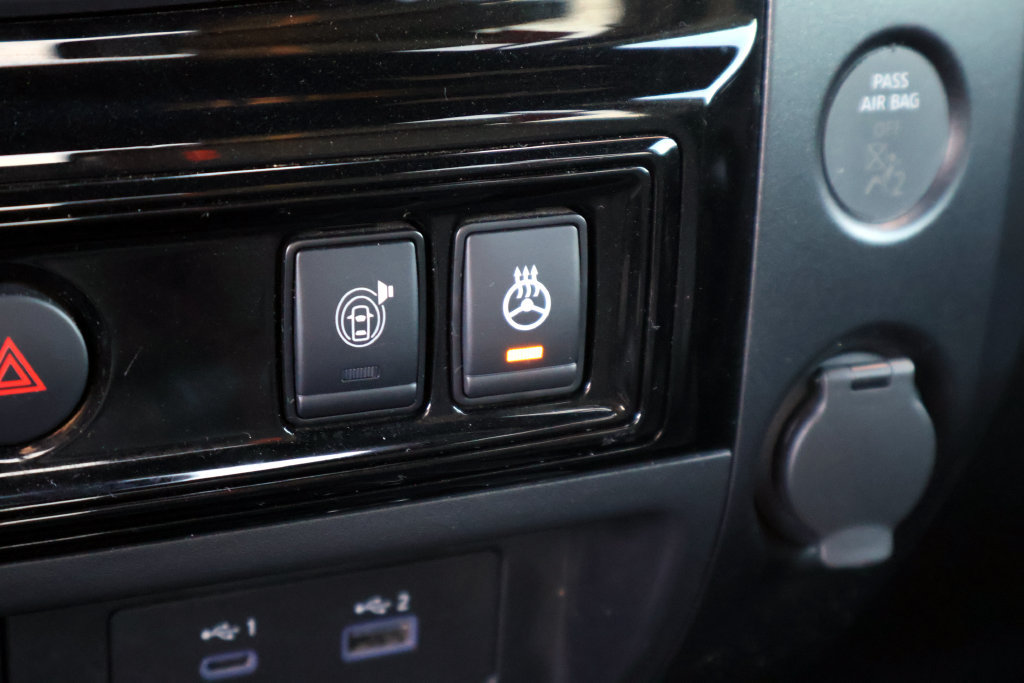 Used 2024 Nissan Titan PRO-4X w/ Pro-4x Convenience Package AWD/4WD image 24