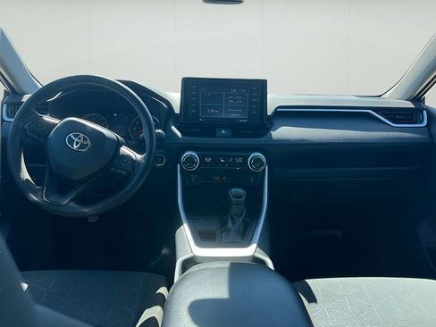 Used 2022 Toyota RAV4 XLE AWD/4WD image 10