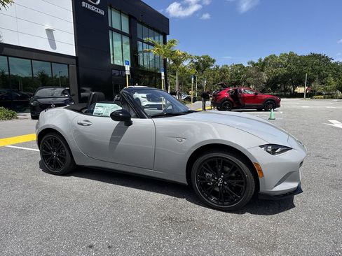 New 2026 MAZDA MX-5 Miata Club w/ Interior Package RWD image 6