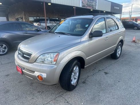 Used 2005 Kia Sorento LX image 3