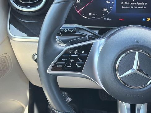 Used 2024 Mercedes-Benz GLC 300 image 8