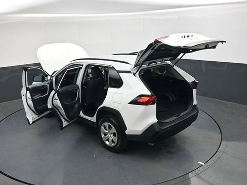 Used 2020 Toyota RAV4 LE image 38