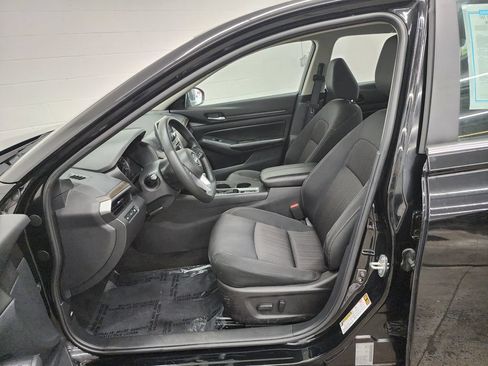 Used 2025 Nissan Altima 2.5 SV AWD/4WD image 12