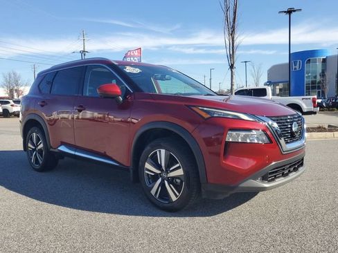 Used 2021 Nissan Rogue SL image 3