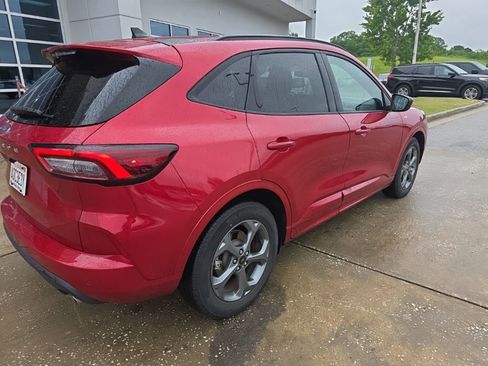 Used 2023 Ford Escape ST-Line w/ Tech Pack #1 FWD image 11