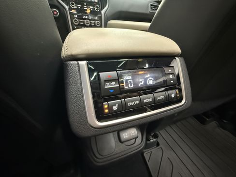 Used 2019 Subaru Ascent Limited w/ Popular Package #3 AWD/4WD image 23