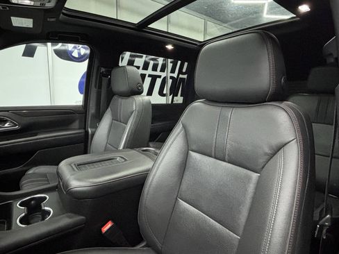 Used 2022 Chevrolet Suburban RST w/ Luxury Package AWD/4WD image 21