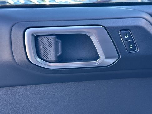New 2025 Ford Bronco Outer Banks w/ Black Appearance Package image 11
