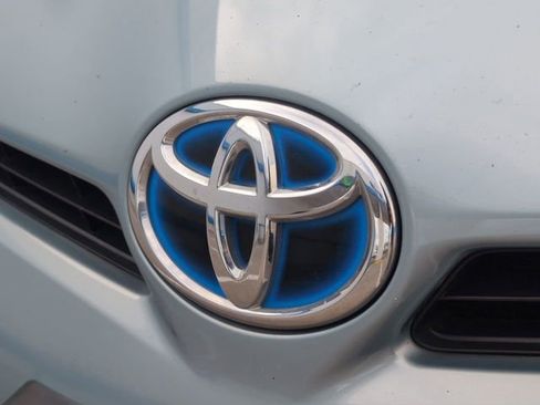 Used 2015 Toyota Prius Four image 30
