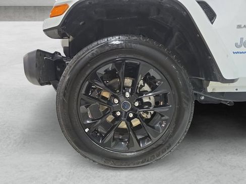 Used 2024 Jeep Wrangler Unlimited Sahara AWD/4WD image 23