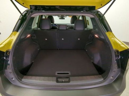 Used 2025 Nissan Kicks SR image 24