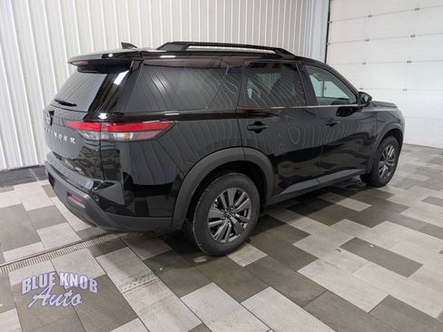 Used 2025 Nissan Pathfinder SV AWD/4WD image 4