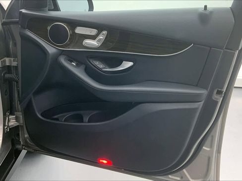 Used 2019 Mercedes-Benz GLC 300 image 26