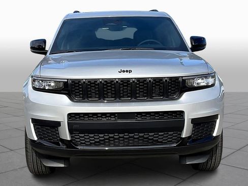 New 2025 Jeep Grand Cherokee L Altitude image 3