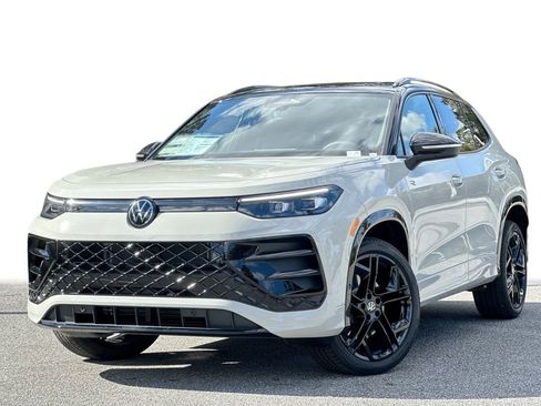 New 2026 Volkswagen Tiguan SE R-Line image 1