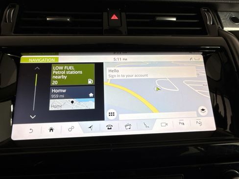 Used 2017 Land Rover Discovery First Edition AWD/4WD image 20