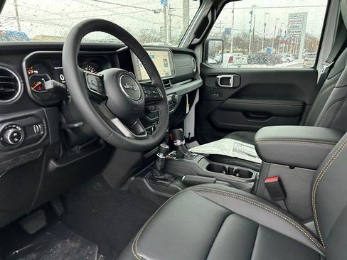 New 2025 Jeep Gladiator Sport image 11