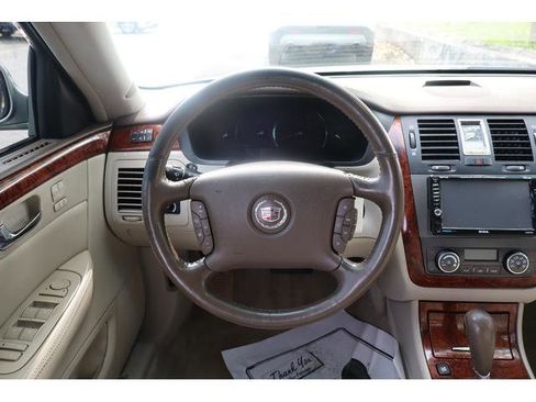Used 2006 Cadillac DTS w/ Sun And Sound Package FWD image 7