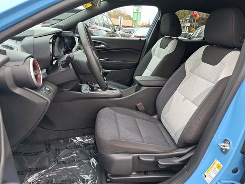 Used 2024 Chevrolet Trax RS w/ Driver Confidence Package image 14