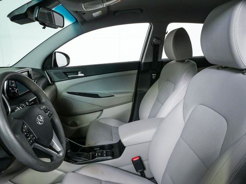 Used 2021 Hyundai Tucson SEL FWD image 4